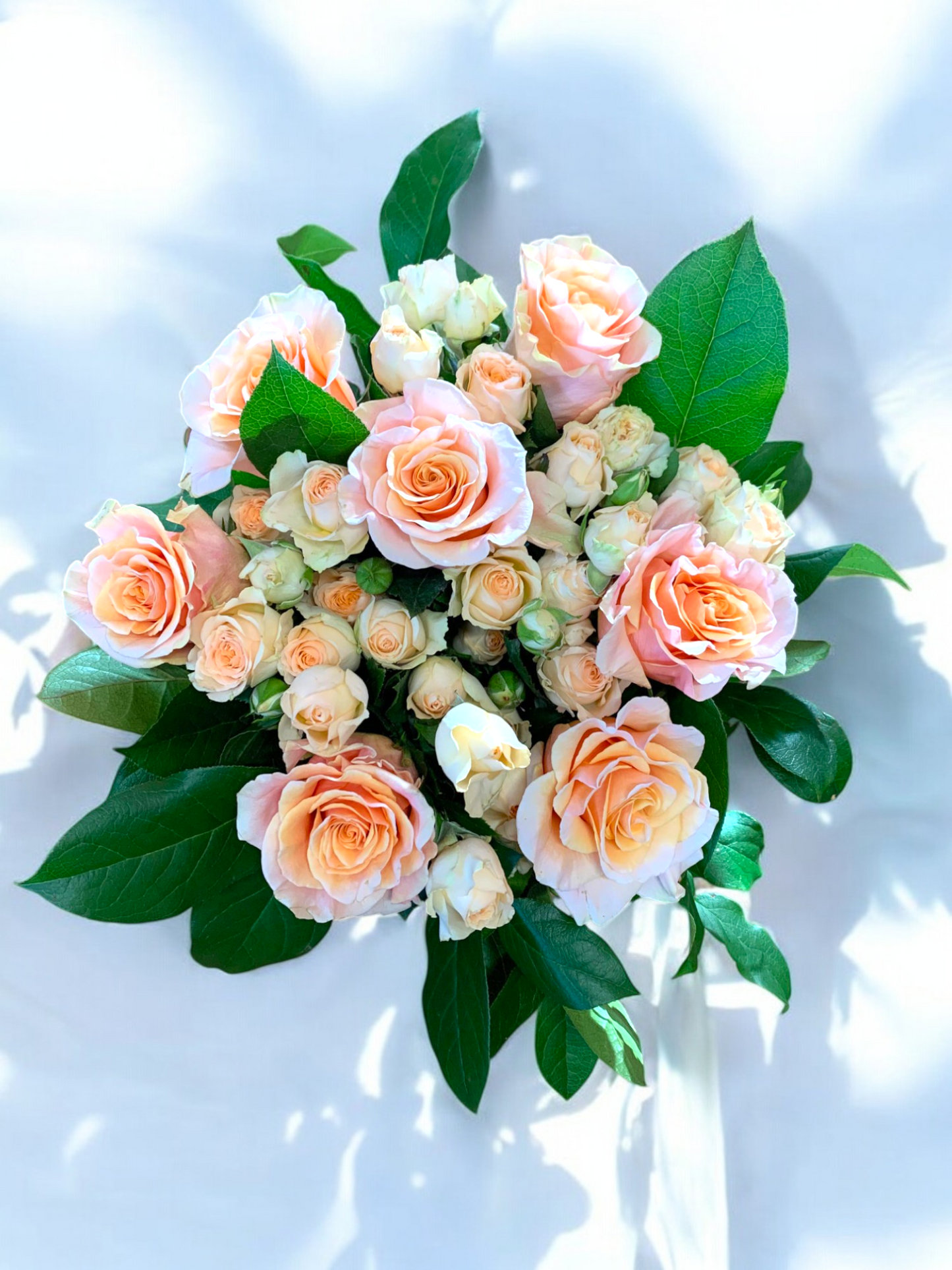 Buchet trandafiri si miniroze