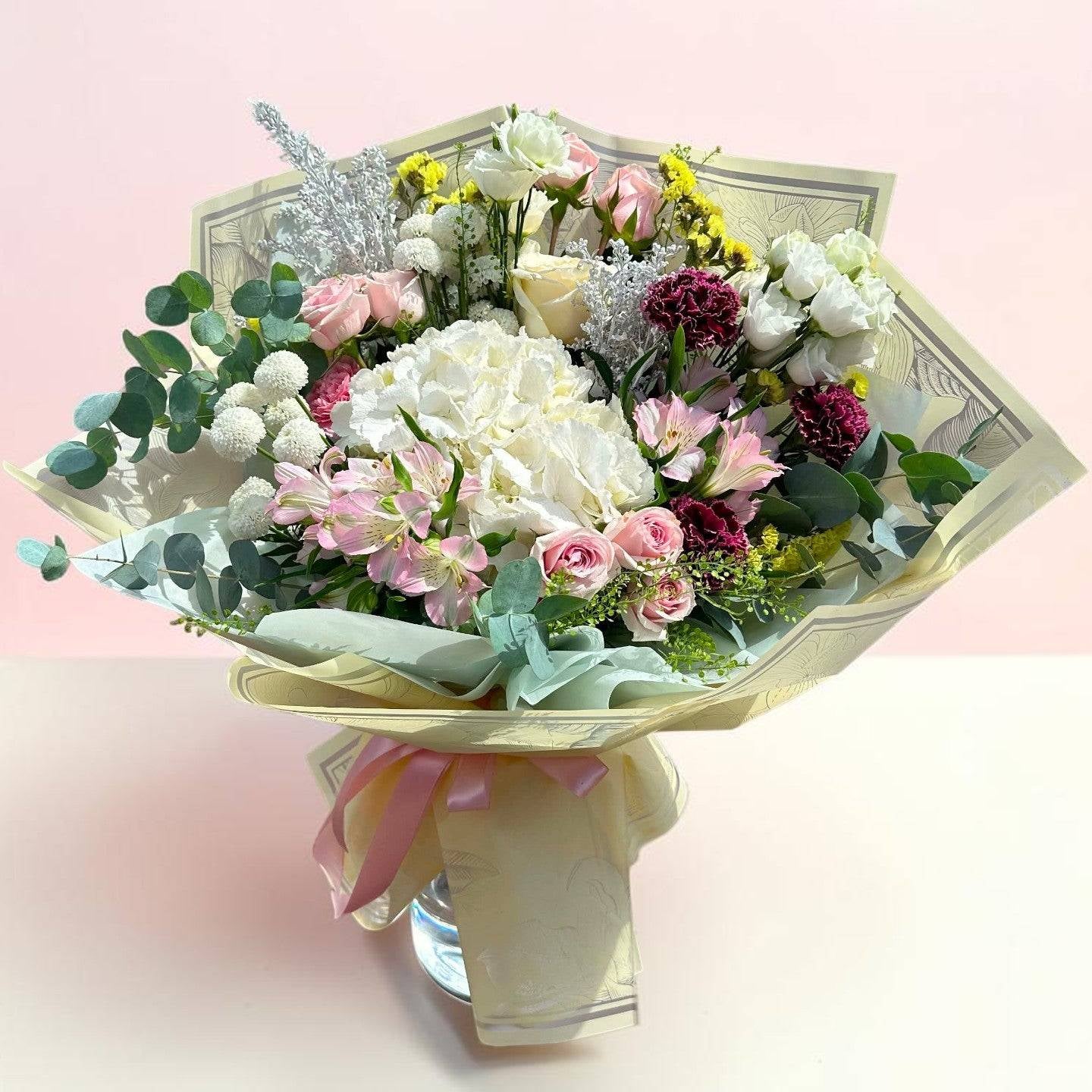 Buchet „Garden Mix” cu hortensie